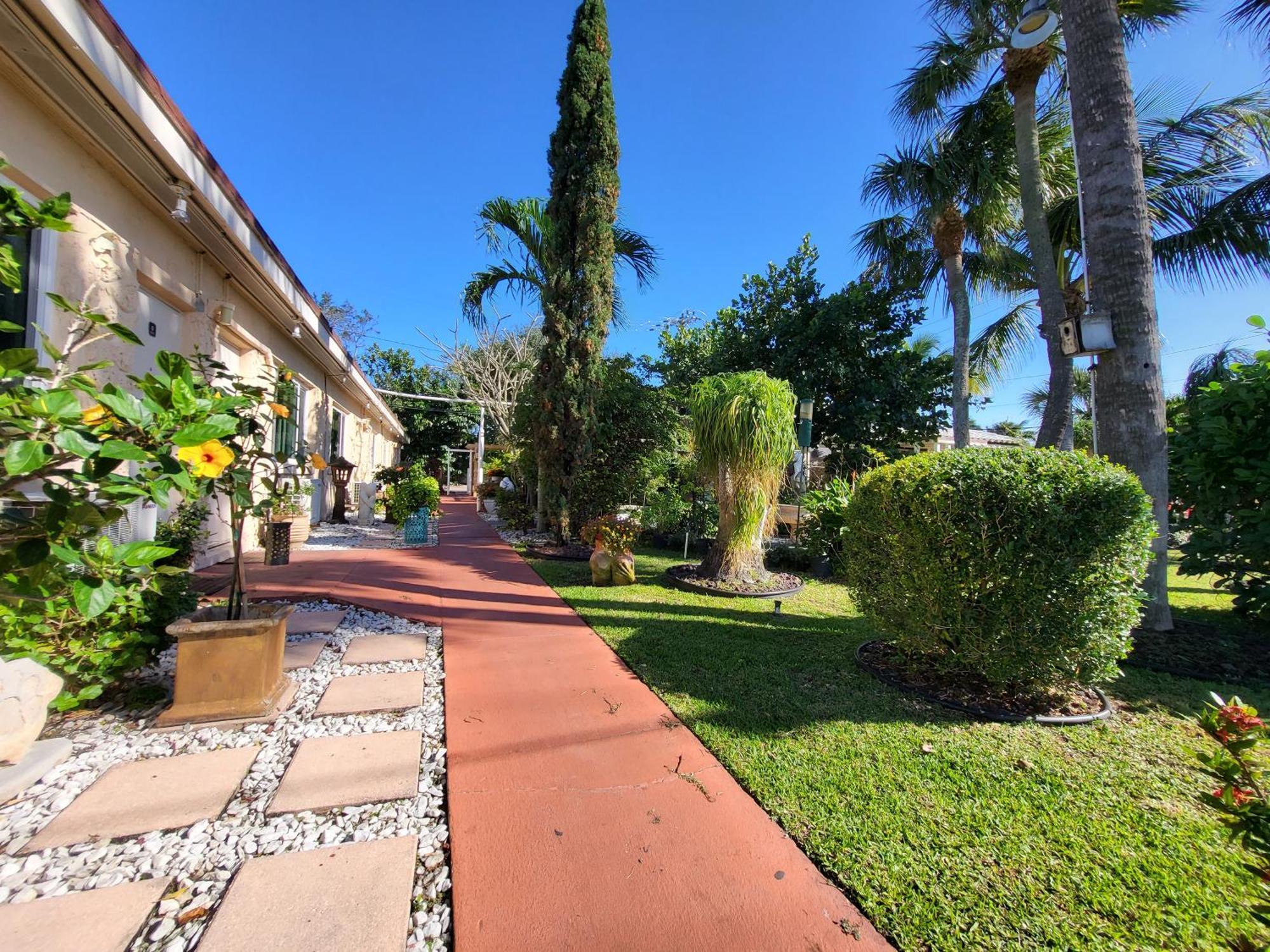 Barefoot Mailman Motel Лантана Екстер'єр фото